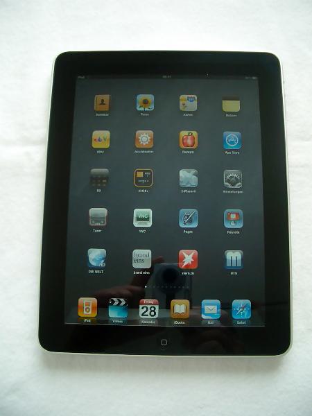 Apple iPad (1).JPG